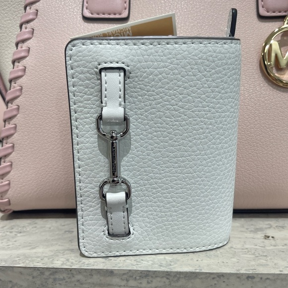 MICHAEL KORS Carson Small Pebbled Leather Wallet
Optic White 
NWT - Picture 7 of 16
